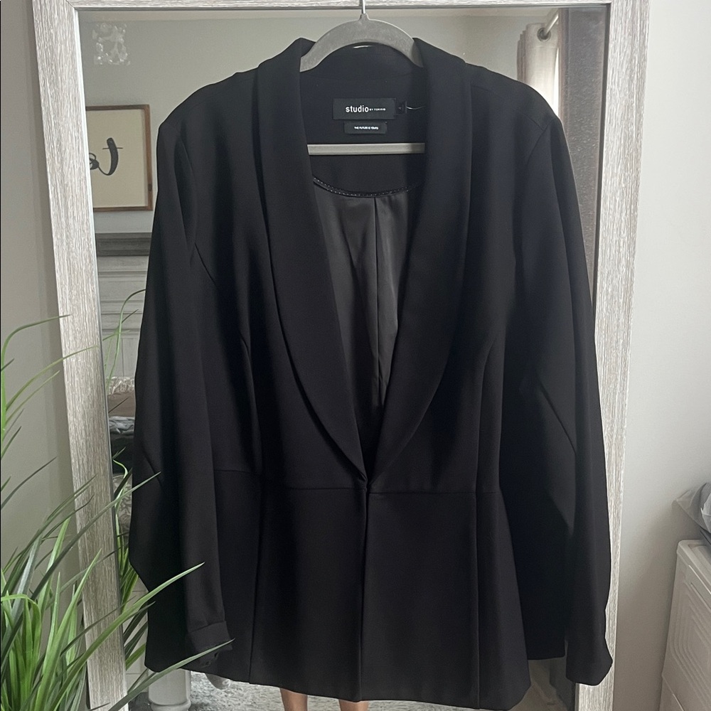Studio Women's Elegant Black Suit Jacket